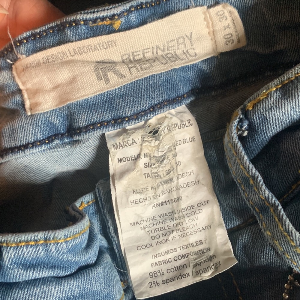 REFINERY REPUBLIC Distressed Denim Stretch Comfort Jeans NWT - Picture 9 of 9